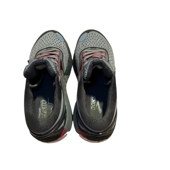 Brooks • Ariel 18 Mesh Running Shoe - Picture 9 of 10